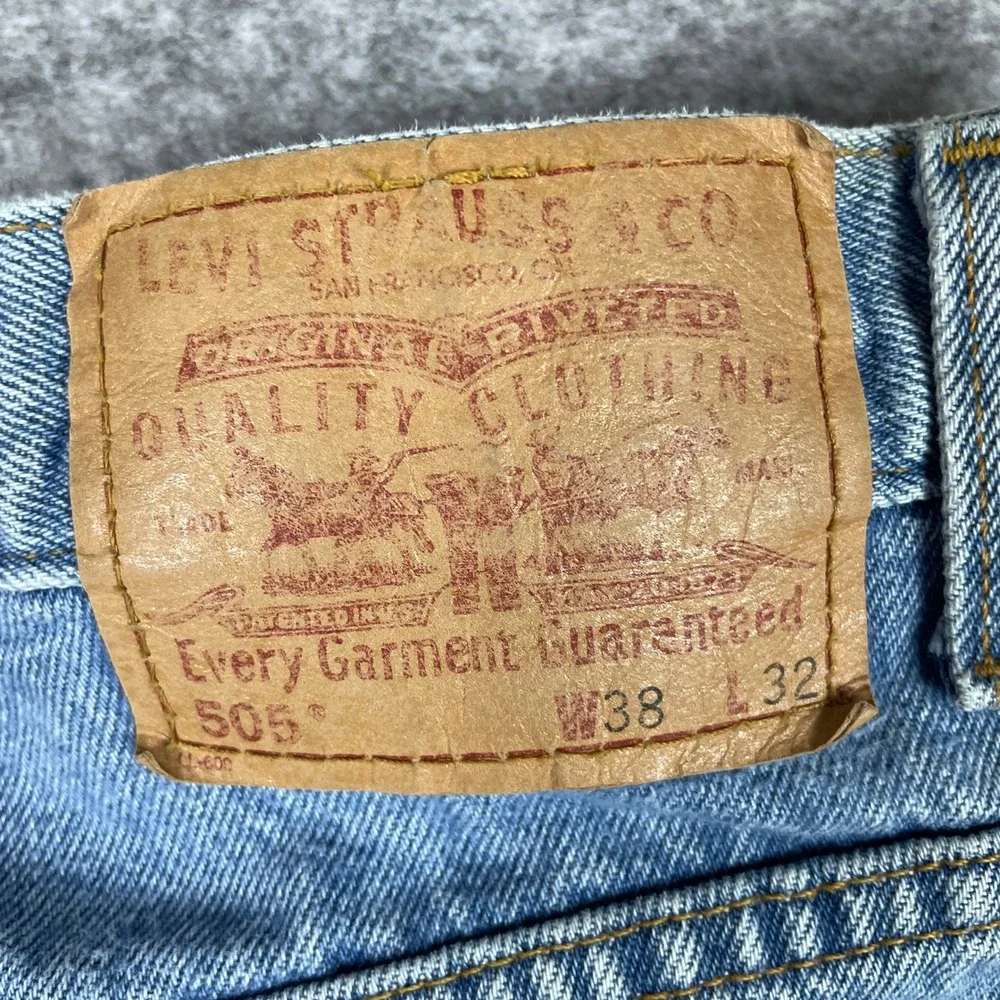 Vintage Levis 505 Jeans Mens 38x32 (Fits 35x31) Light Wash Regular Straight Leg